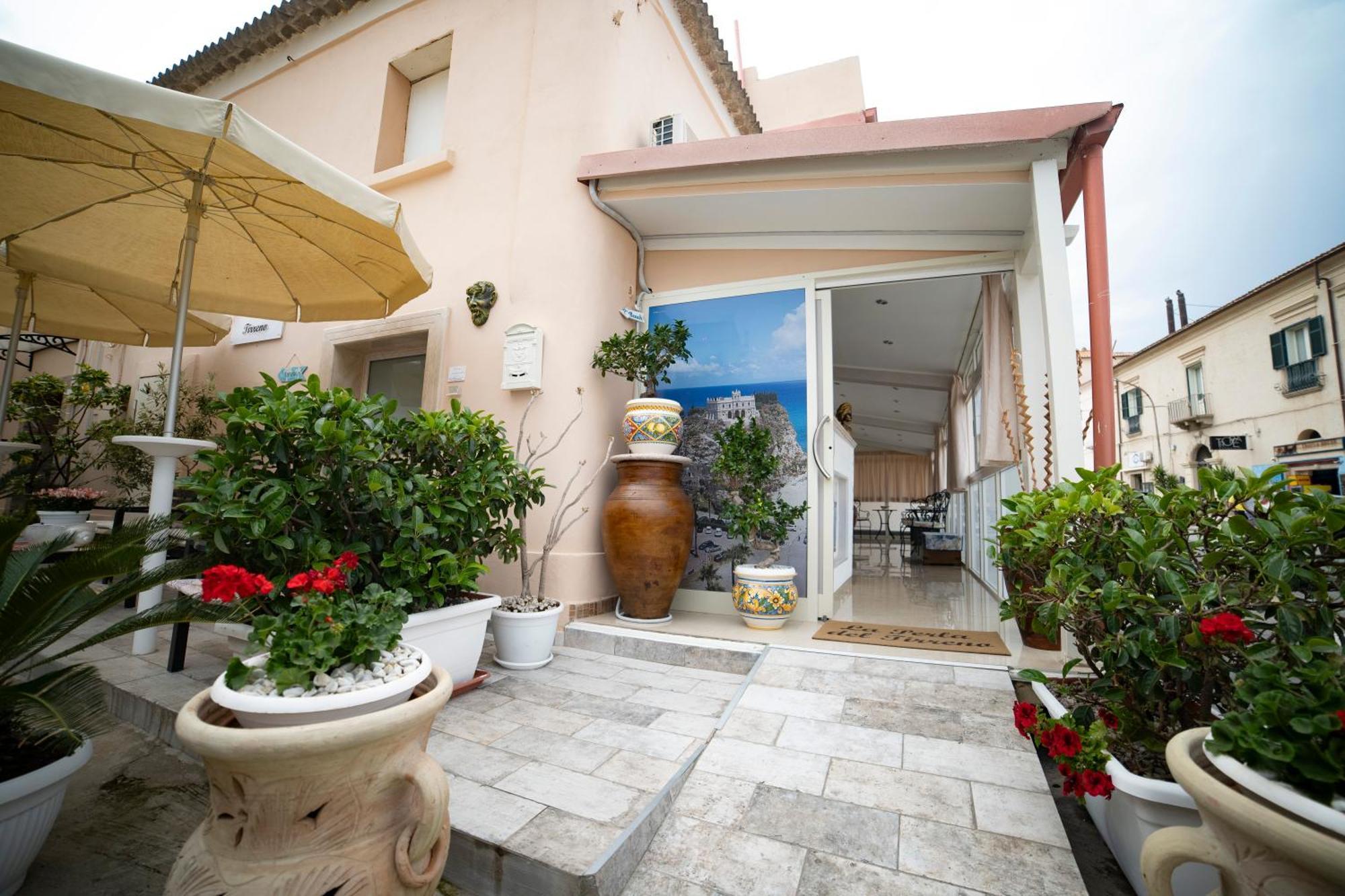 La Perla Del Tirreno Bed & Breakfast Тропеа Екстериор снимка