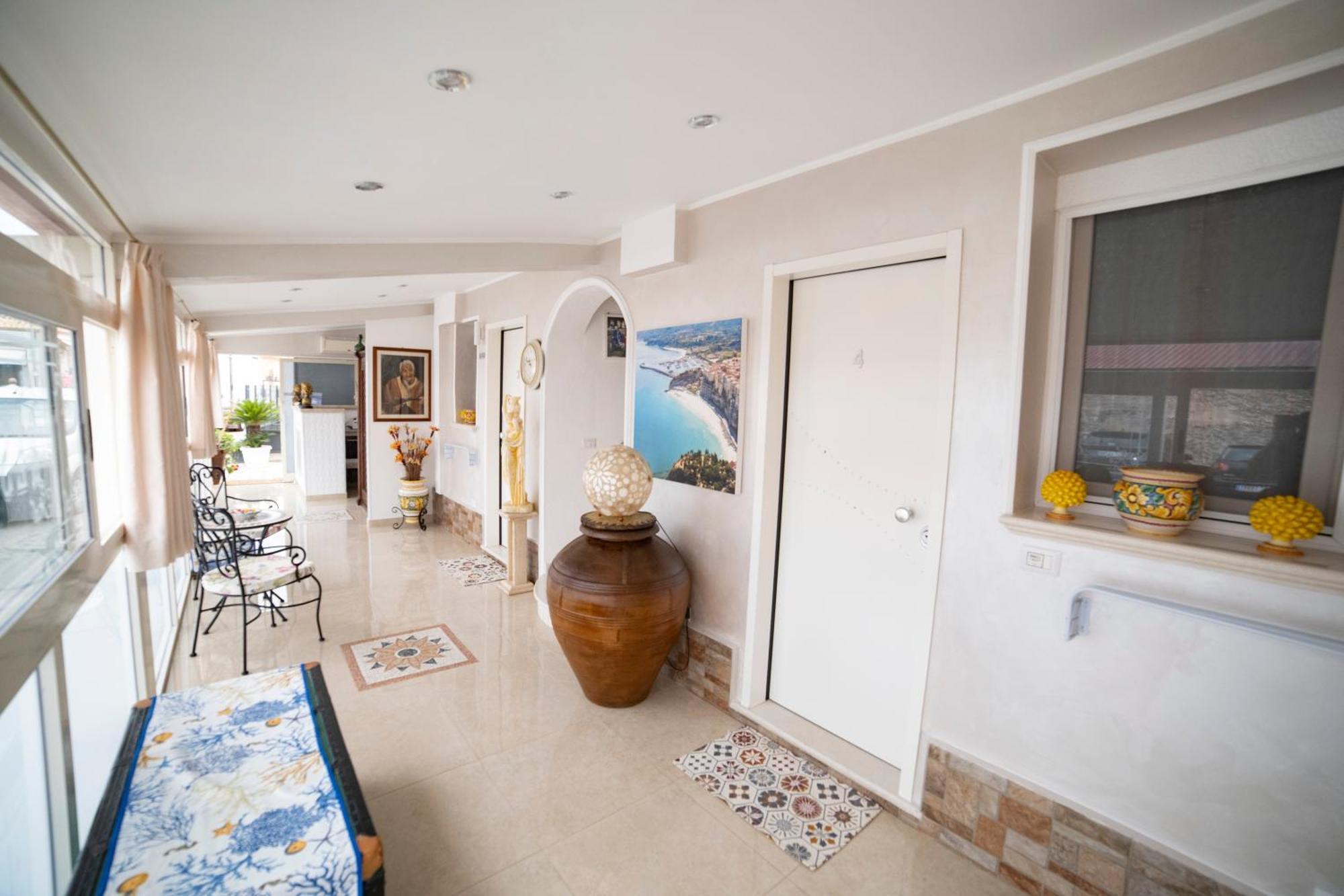 La Perla Del Tirreno Bed & Breakfast Тропеа Екстериор снимка