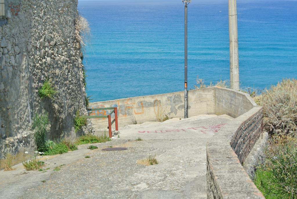 La Perla Del Tirreno Bed & Breakfast Тропеа Екстериор снимка